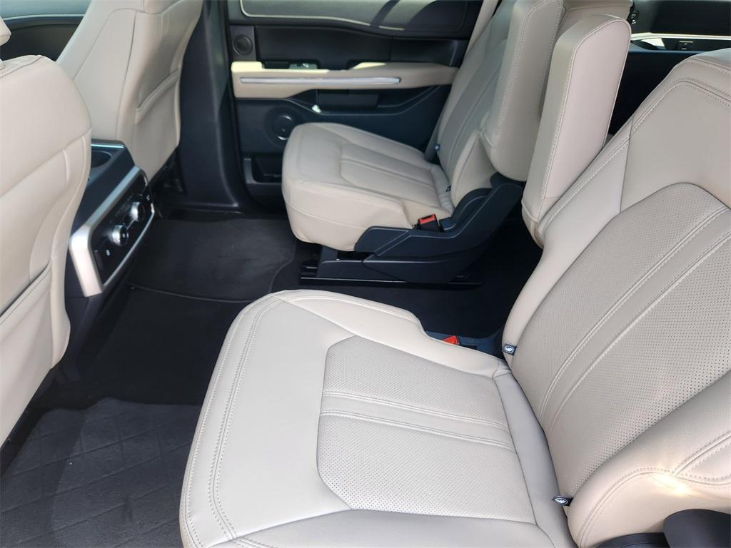 used 2024 Ford Expedition car, priced at $65,462