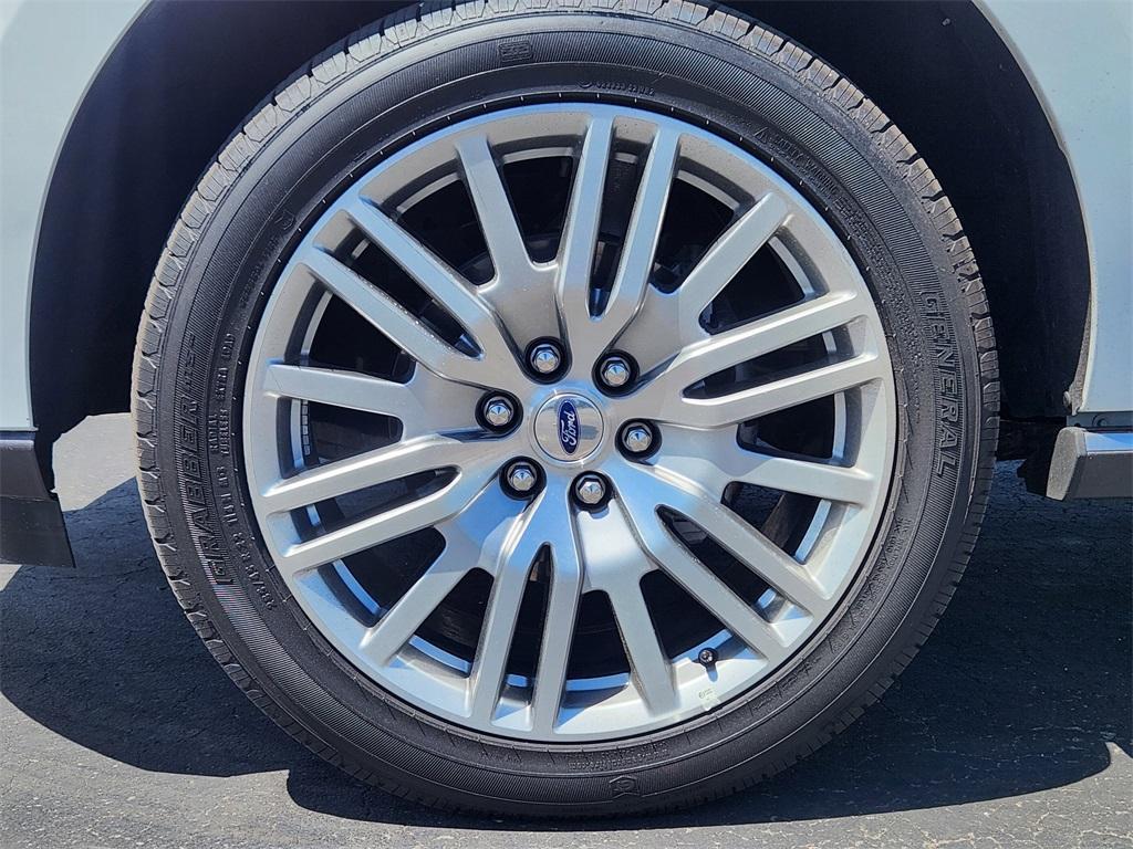 used 2024 Ford Expedition car, priced at $65,462