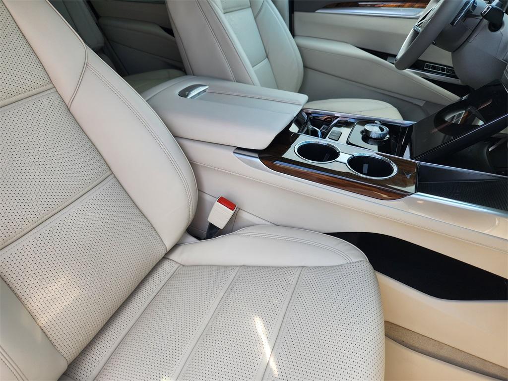 new 2025 Cadillac Escalade car, priced at $132,544