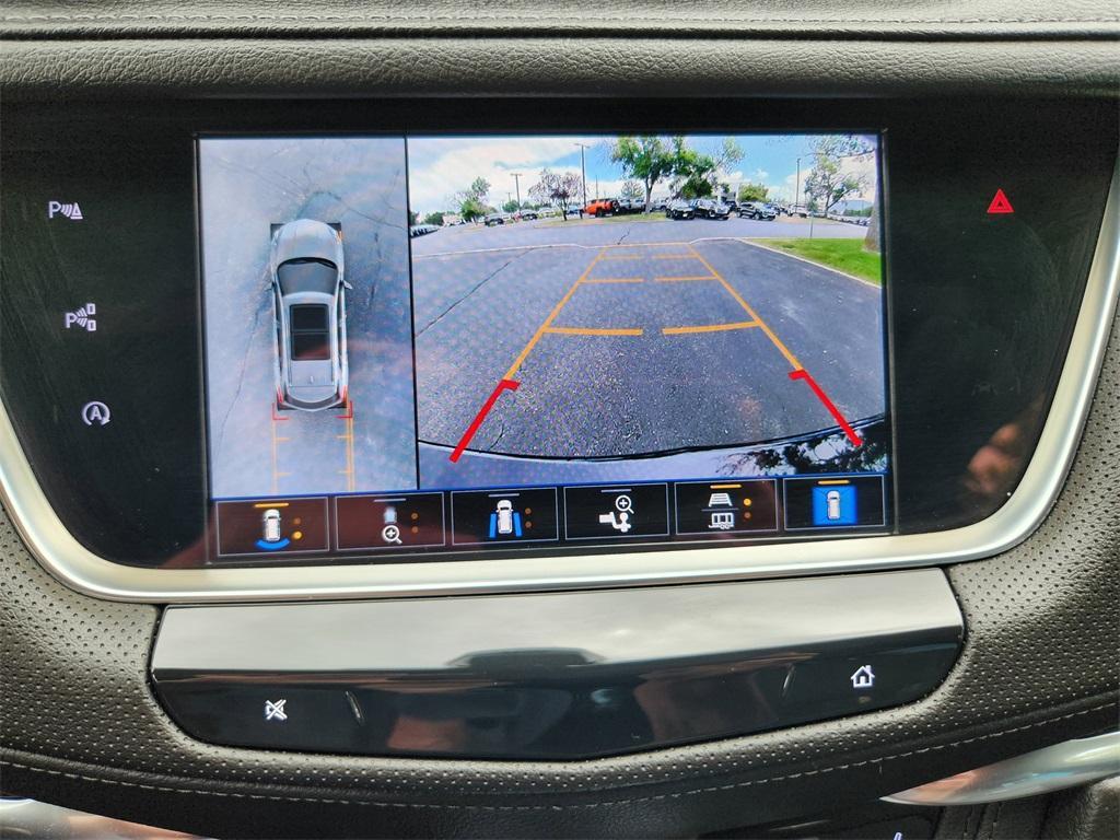used 2022 Cadillac XT5 car, priced at $39,136