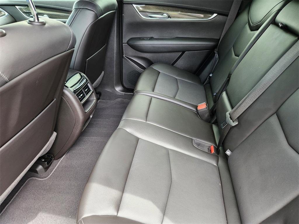 used 2022 Cadillac XT5 car, priced at $39,136