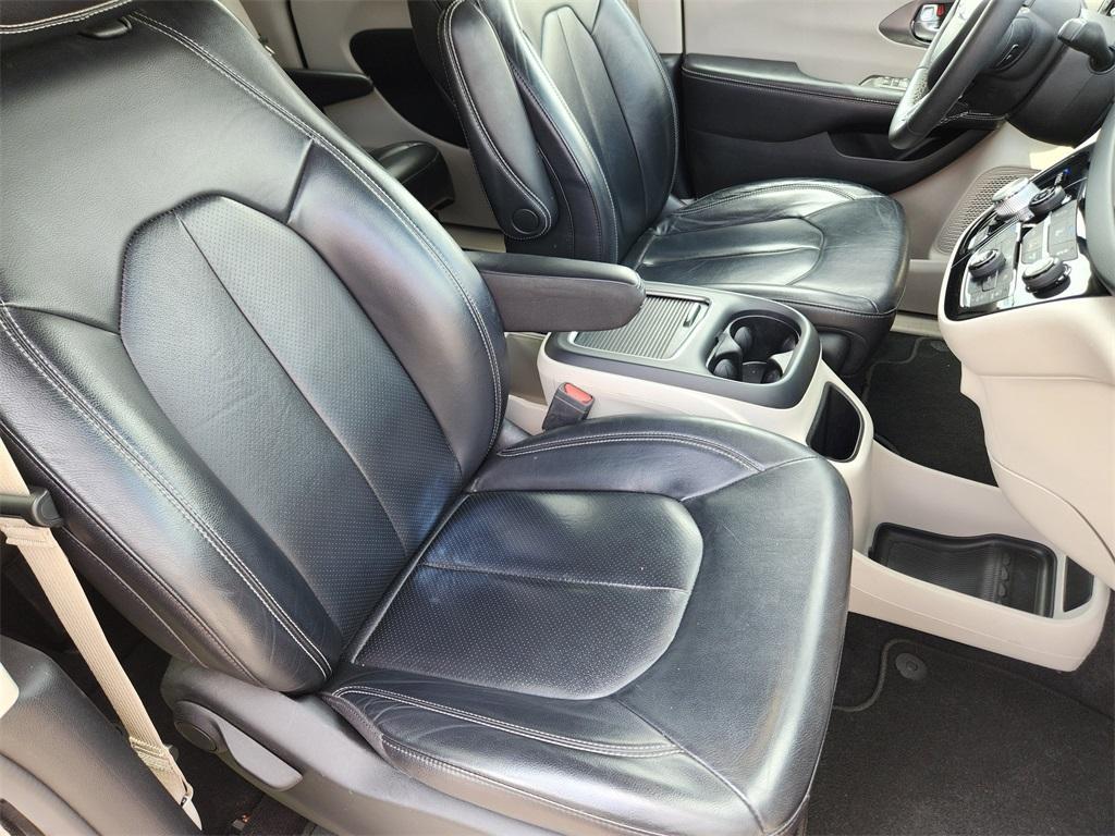 used 2022 Chrysler Pacifica car, priced at $21,931
