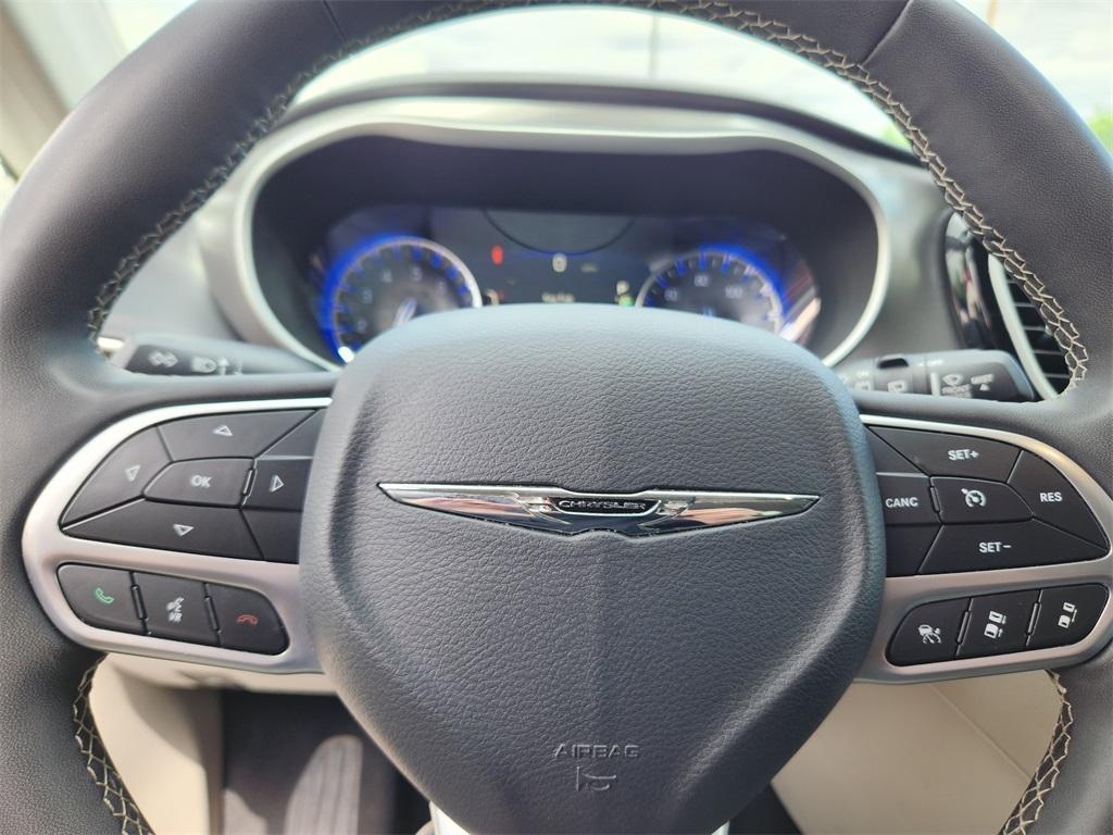 used 2022 Chrysler Pacifica car, priced at $21,931