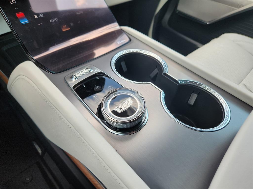 new 2026 Cadillac VISTIQ car
