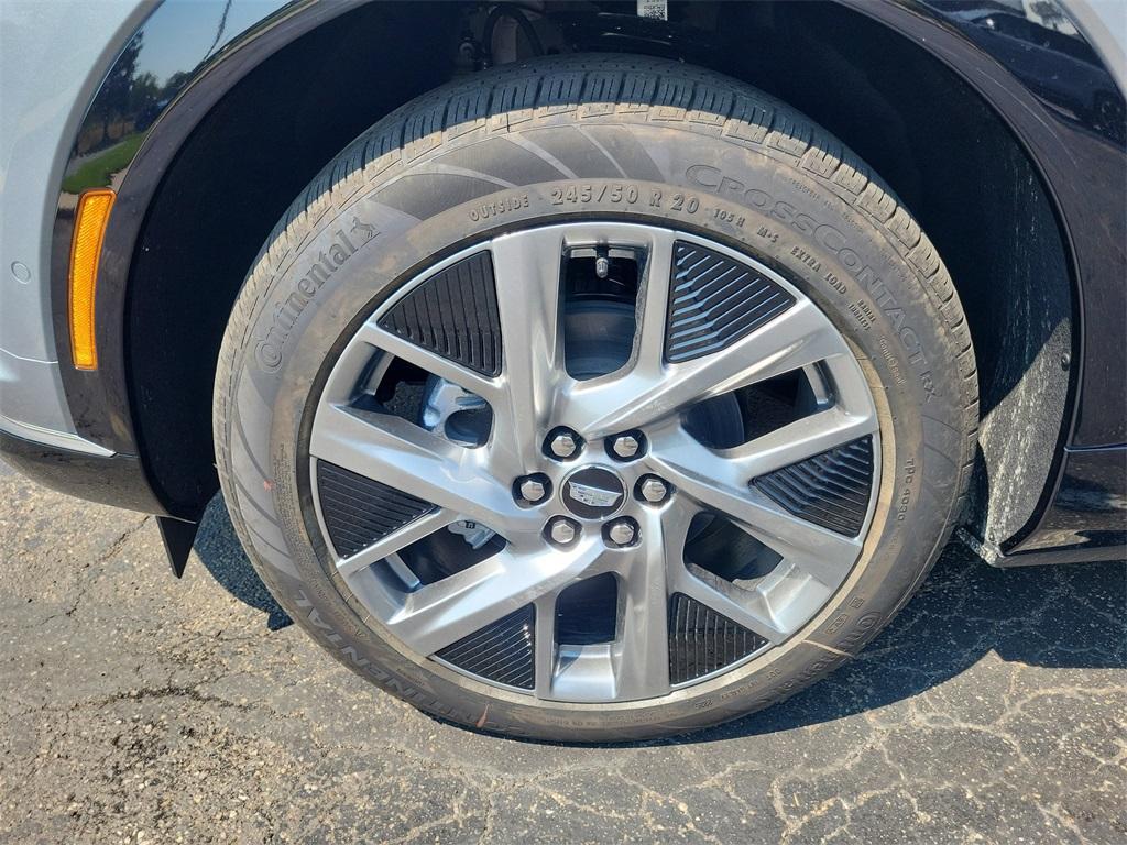 new 2025 Cadillac OPTIQ car, priced at $55,615