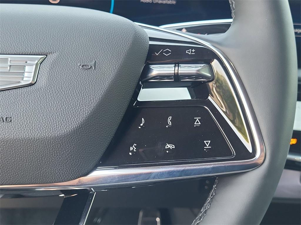 new 2025 Cadillac OPTIQ car, priced at $55,615