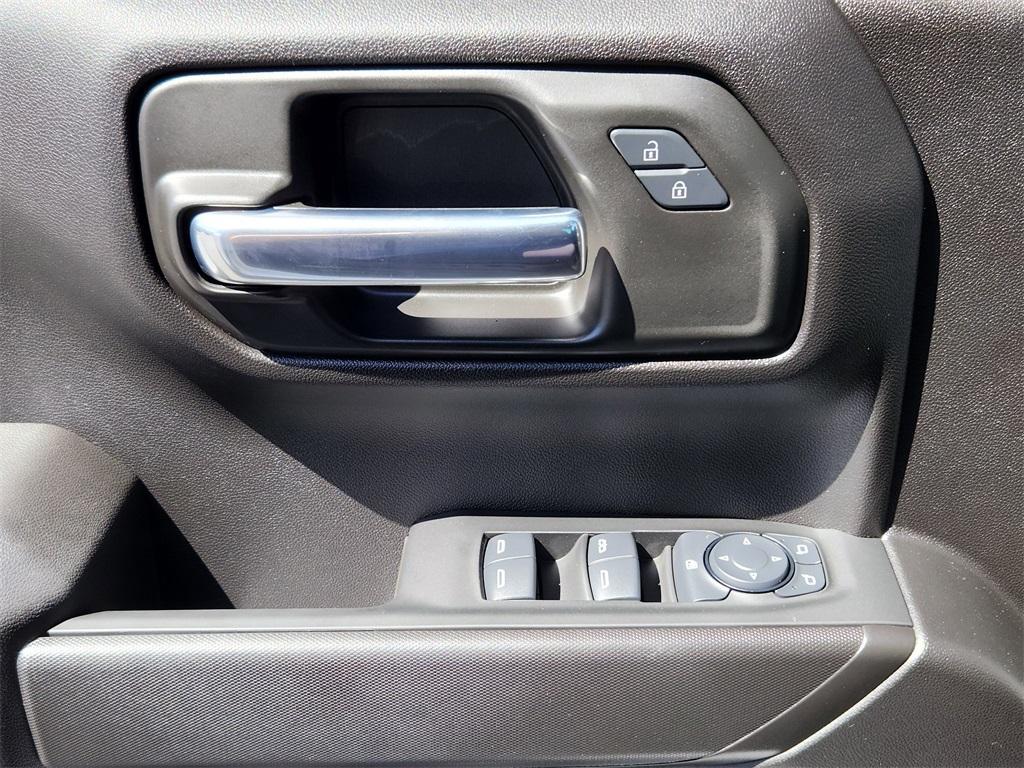 new 2024 GMC Sierra 1500 car, priced at $43,720