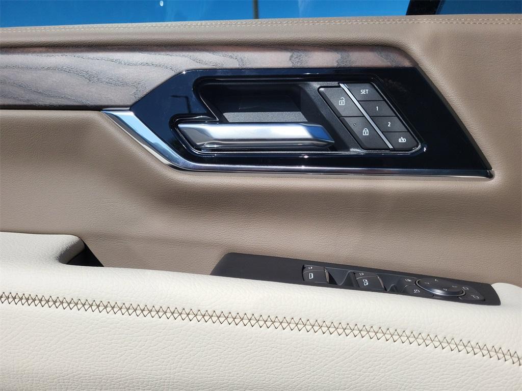 new 2025 GMC Yukon XL car, priced at $88,878