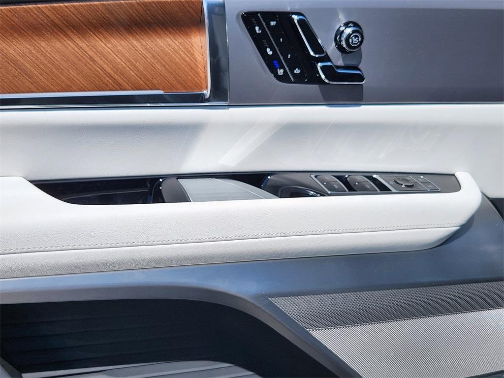 new 2026 Cadillac VISTIQ car
