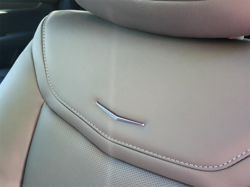 new 2025 Cadillac XT5 car, priced at $63,315