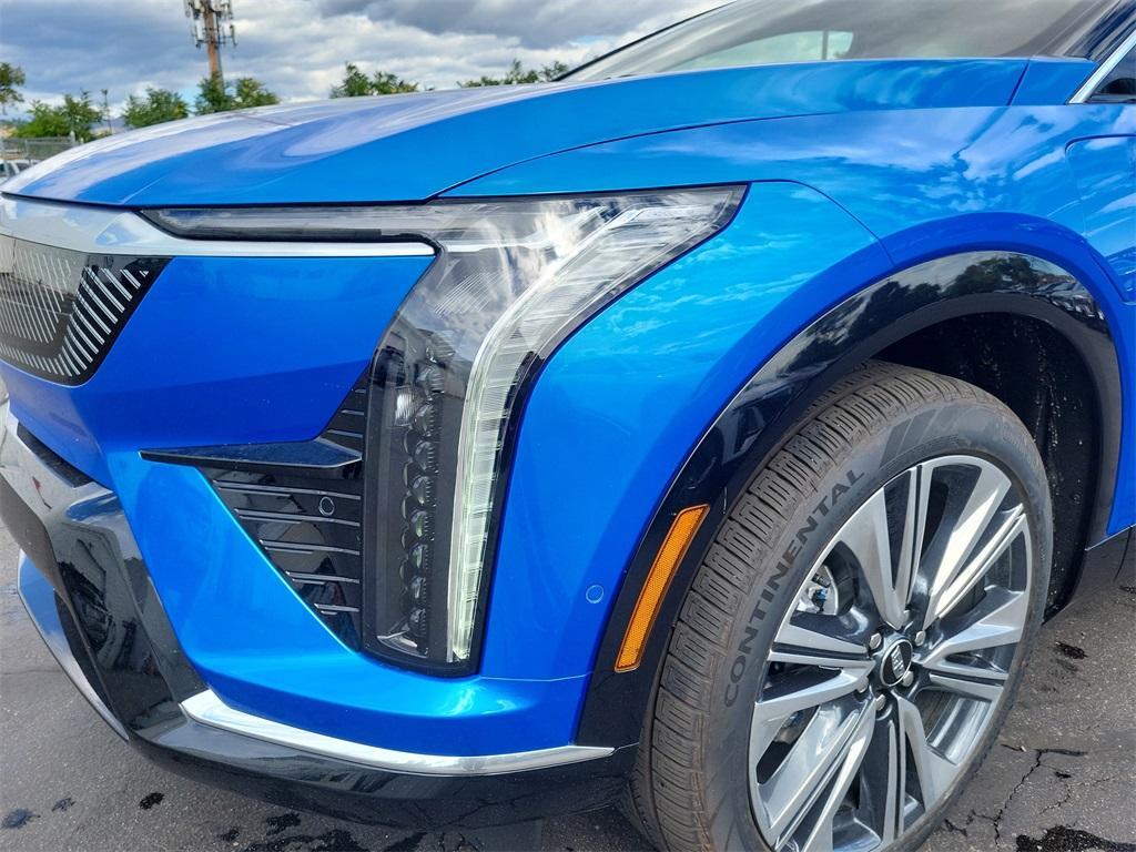 new 2025 Cadillac OPTIQ car, priced at $58,515