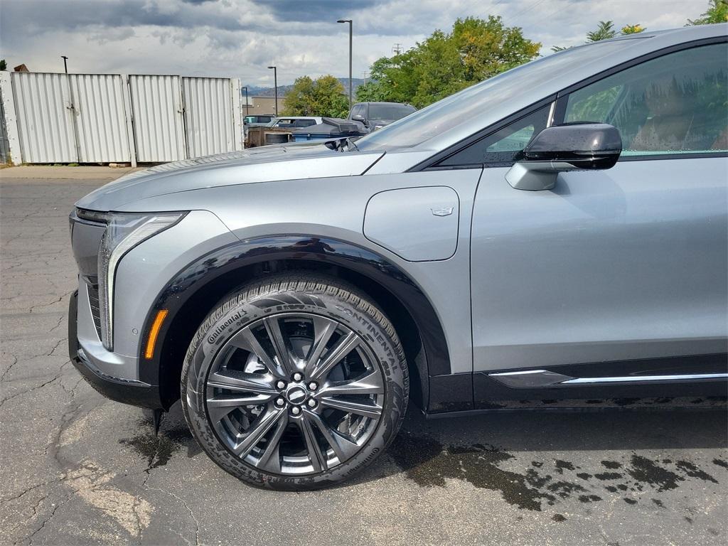 new 2025 Cadillac OPTIQ car, priced at $59,515
