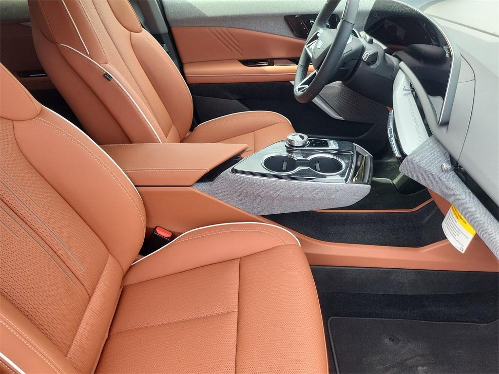 new 2025 Cadillac OPTIQ car, priced at $59,515