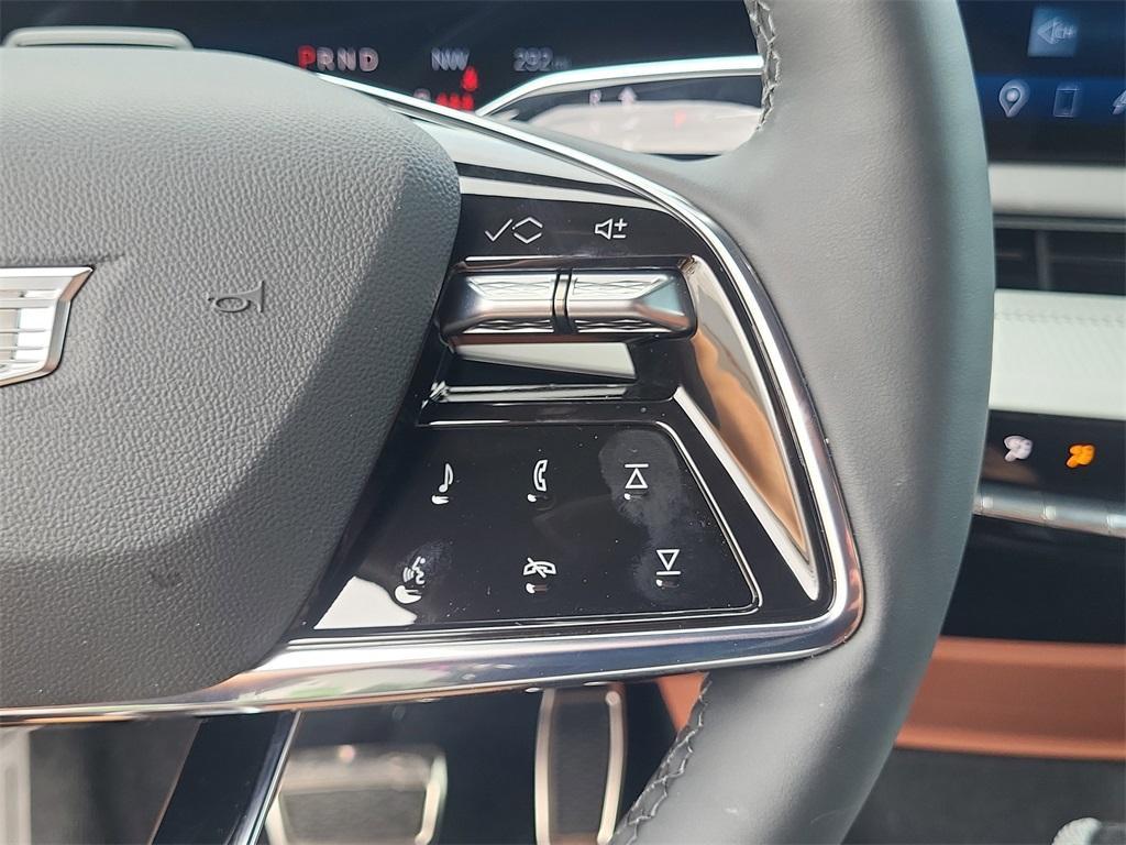 new 2025 Cadillac OPTIQ car, priced at $59,515