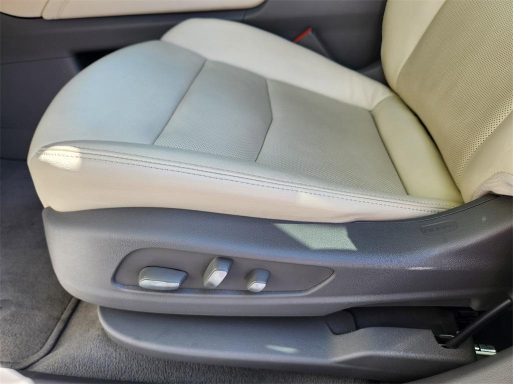 used 2021 Cadillac XT6 car, priced at $37,879