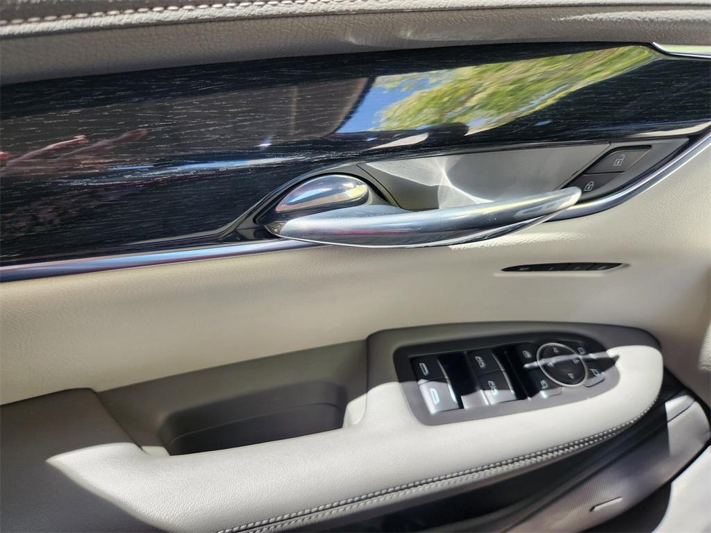 used 2021 Cadillac XT6 car, priced at $37,879