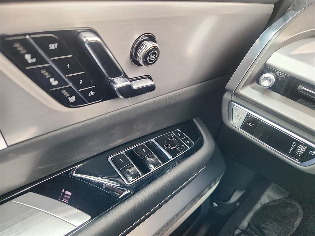 new 2026 Cadillac VISTIQ car, priced at $79,715