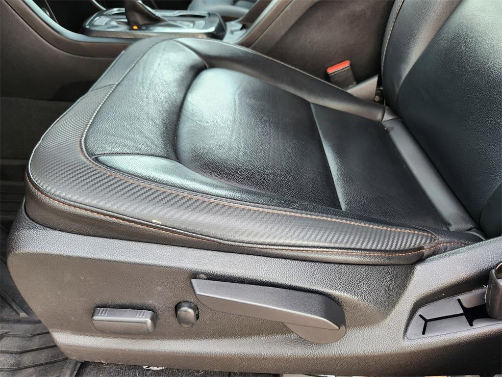 used 2021 GMC Canyon car, priced at $32,432