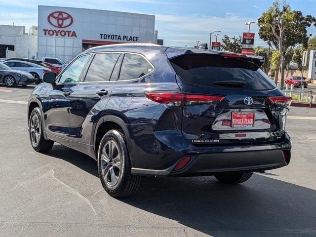 used 2021 Toyota Highlander car, priced at $30,988