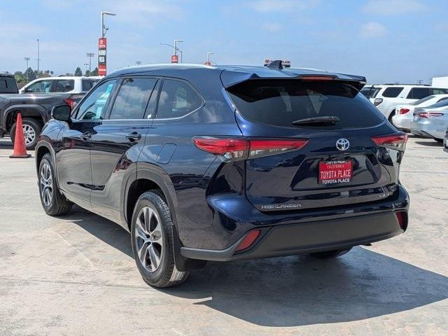 used 2022 Toyota Highlander car, priced at $32,588