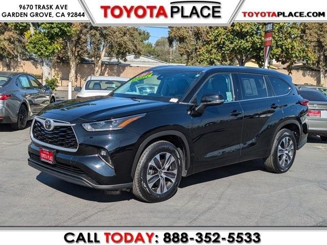 used 2021 Toyota Highlander car, priced at $29,988