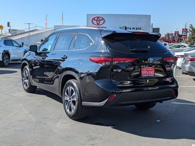 used 2021 Toyota Highlander car, priced at $29,988