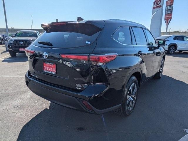 used 2021 Toyota Highlander car, priced at $29,988