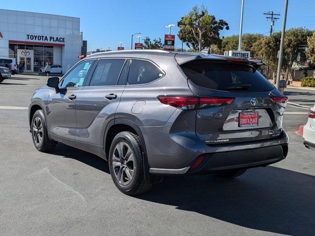 used 2021 Toyota Highlander car, priced at $32,688