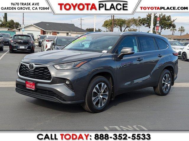 used 2021 Toyota Highlander car, priced at $32,988