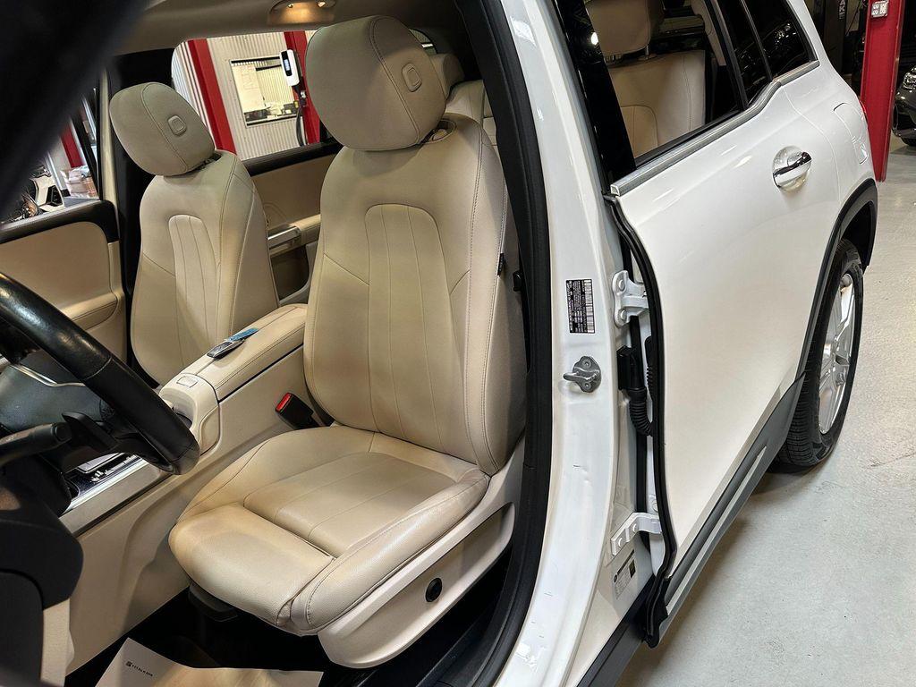 used 2021 Mercedes-Benz GLB 250 car, priced at $26,900