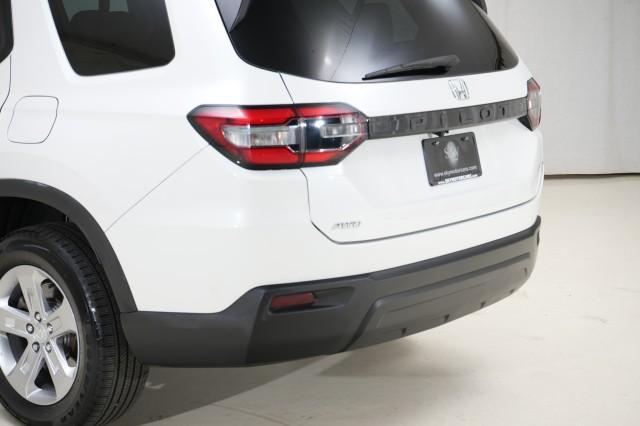 used 2023 Honda Pilot car, priced at $33,980