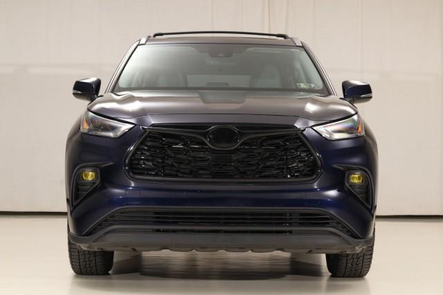 used 2022 Toyota Highlander car, priced at $36,980