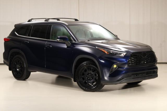 used 2022 Toyota Highlander car, priced at $36,980