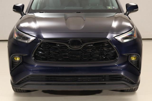used 2022 Toyota Highlander car, priced at $36,980
