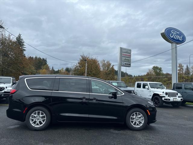 new 2025 Chrysler Pacifica car, priced at $48,256