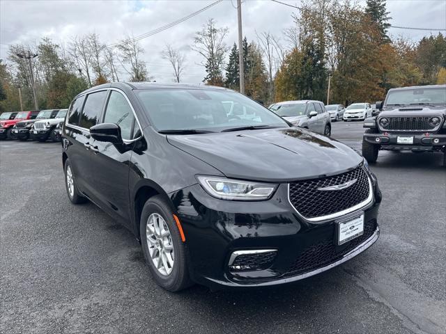 new 2025 Chrysler Pacifica car, priced at $48,256