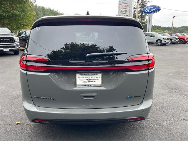 new 2023 Chrysler Pacifica Hybrid car, priced at $42,335