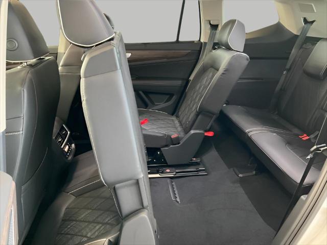 new 2025 Volkswagen Atlas car, priced at $54,348