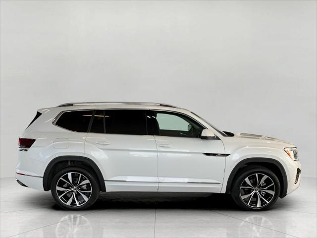 new 2025 Volkswagen Atlas car, priced at $54,348