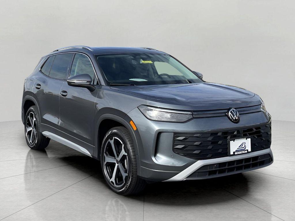new 2025 Volkswagen Tiguan car, priced at $36,771