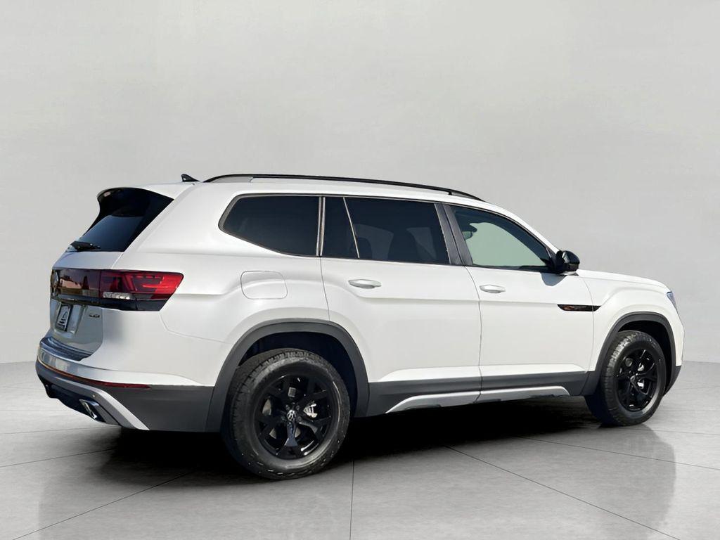 new 2026 Volkswagen Atlas car, priced at $49,862