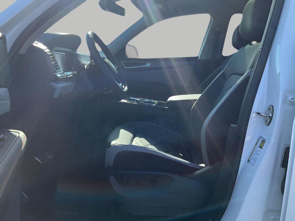 new 2026 Volkswagen Atlas car, priced at $49,862