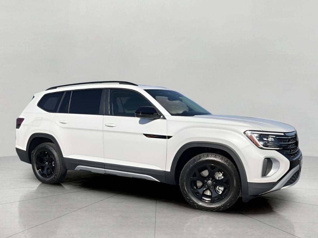 new 2026 Volkswagen Atlas car, priced at $49,862
