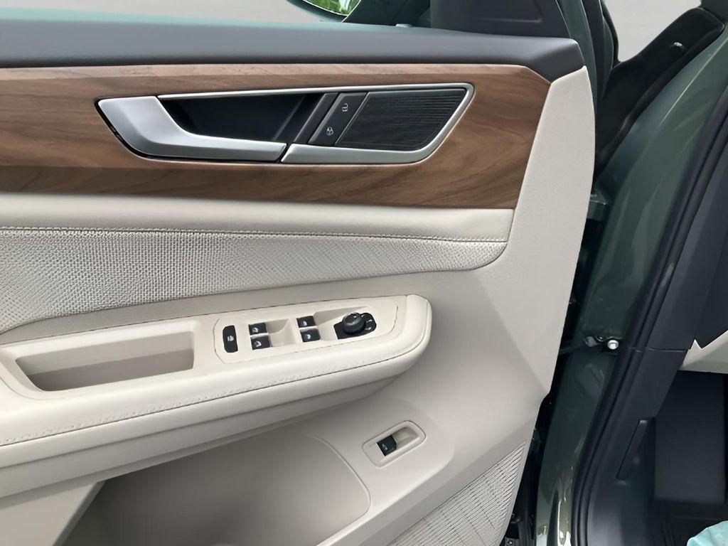 new 2026 Volkswagen Atlas car, priced at $48,621