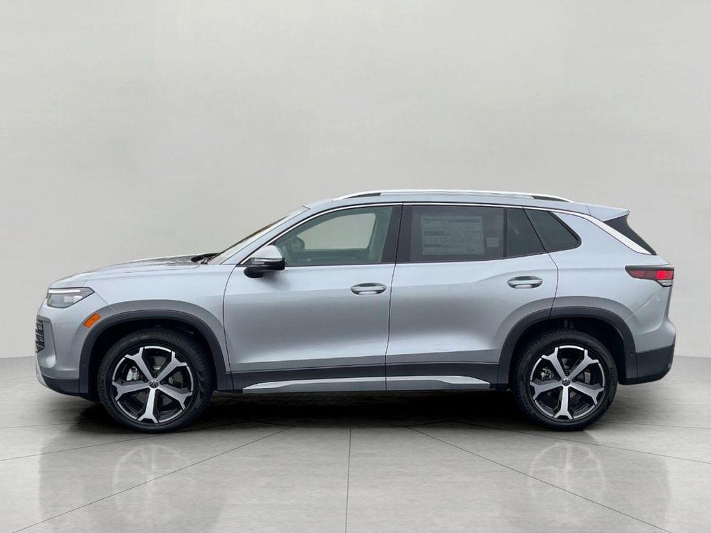 new 2025 Volkswagen Tiguan car, priced at $38,176