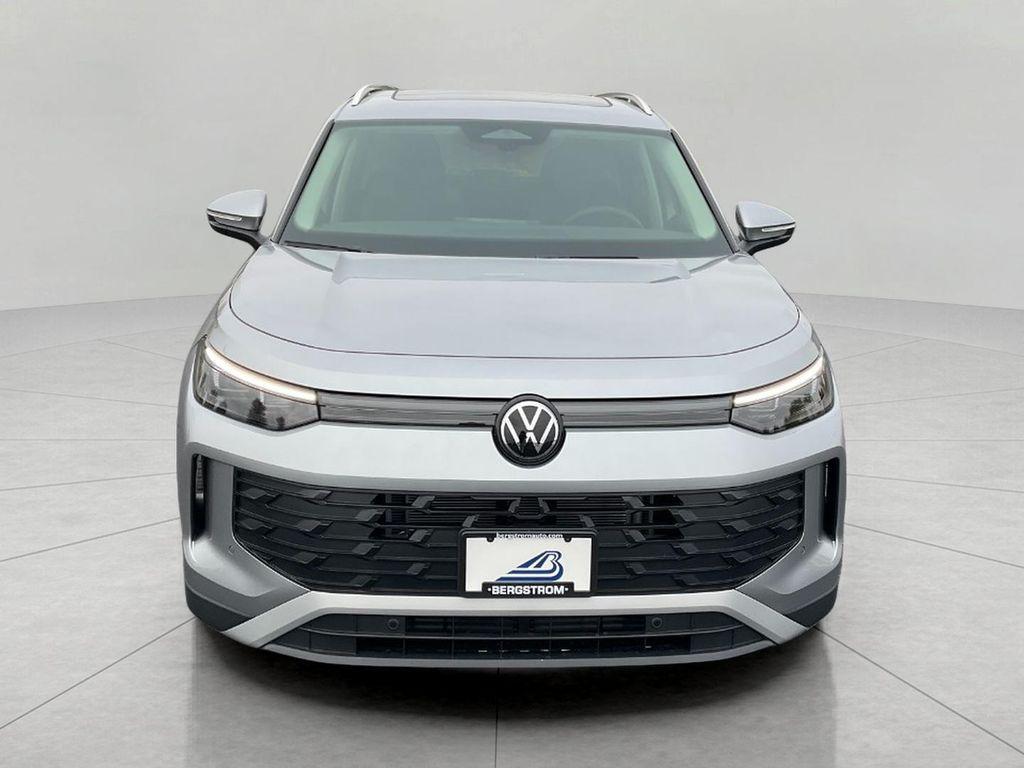 new 2025 Volkswagen Tiguan car, priced at $38,176