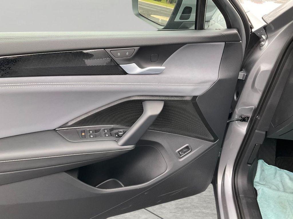 new 2025 Volkswagen Tiguan car, priced at $38,176