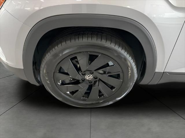 new 2025 Volkswagen Atlas car, priced at $45,443