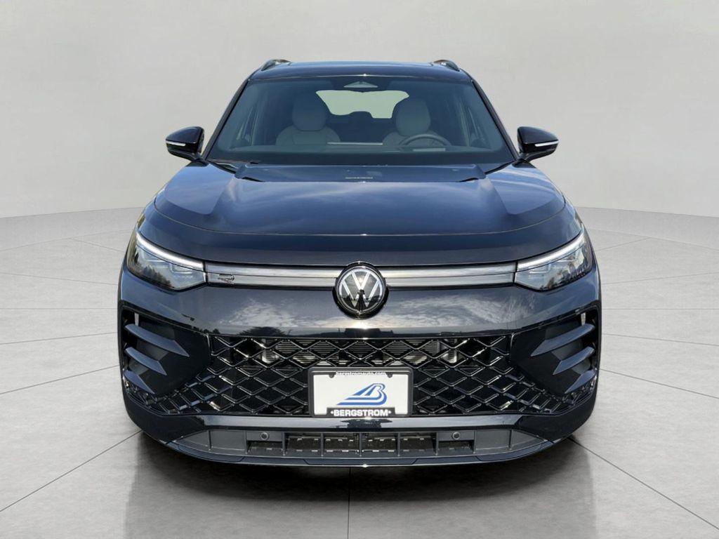 new 2025 Volkswagen Tiguan car, priced at $38,798
