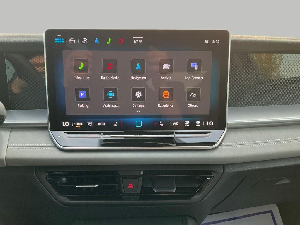 new 2025 Volkswagen Tiguan car, priced at $38,798